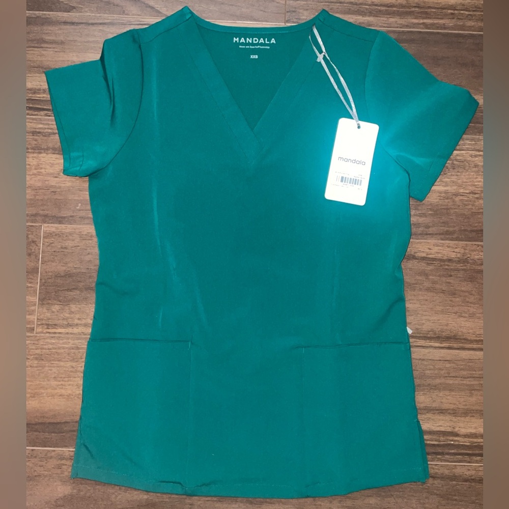HUNTER GREEN mandala scrub set